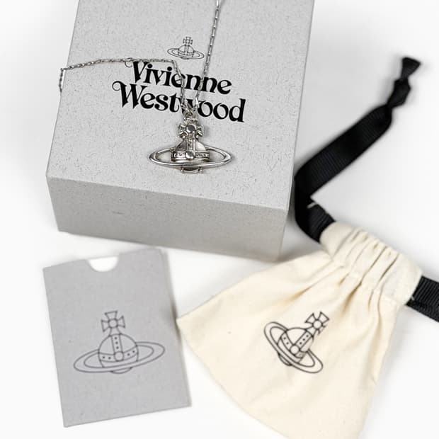 비비안웨스트우드 수지 펜던트 실버 목걸이