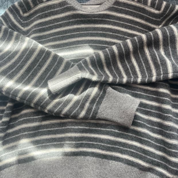 문달 pencil stripe knit in gray
