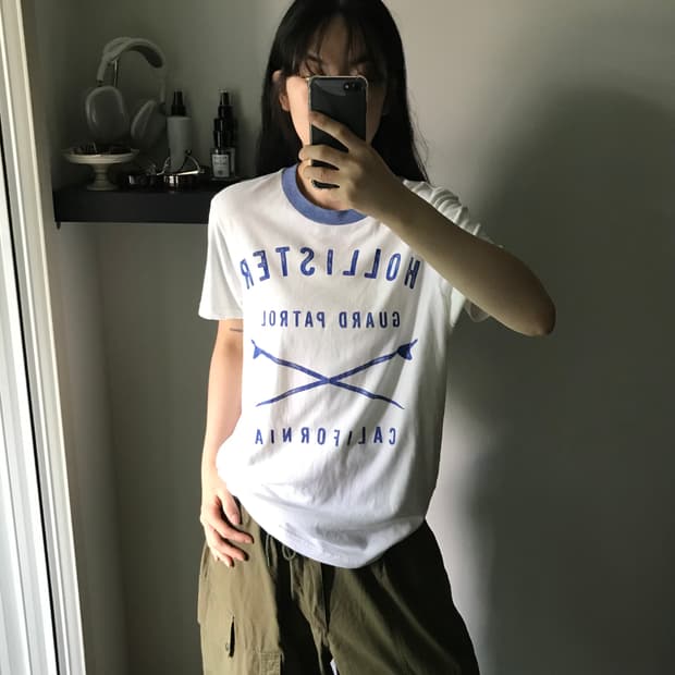 홀리스터 중앙 프린팅 아이보리 반팔티