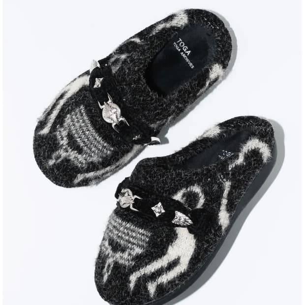 (0,2,3)/ 토가 x subu 니트 블로퍼 슬립온 블랙