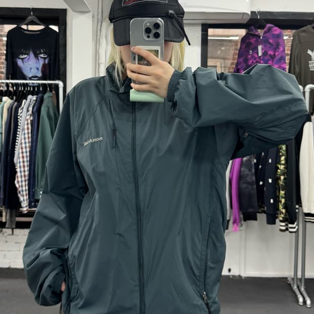 JPN 몽벨 바람막이