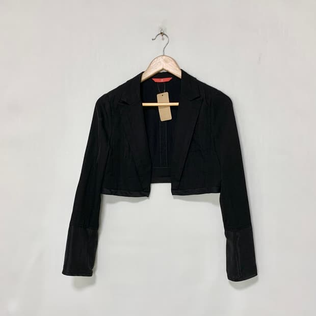 KUHO 구호 블랙 크롭 셔츠 스타일 볼레로 자켓 긱시크