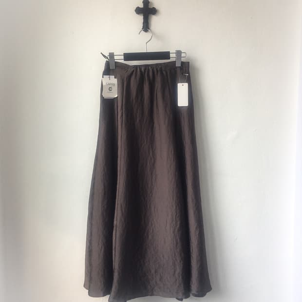Glossy long skirt