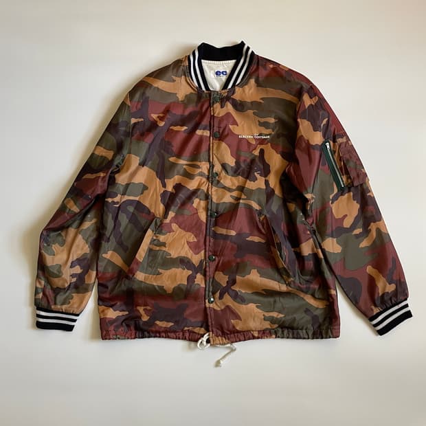 90s Electric Cottage