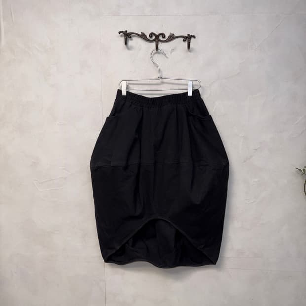 Black pumpkin balloon skirt