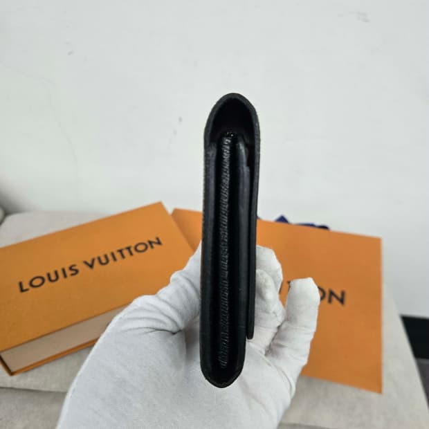 [보증서 정품] 루이비통 앙프렝뜨 카퓌신 장지갑