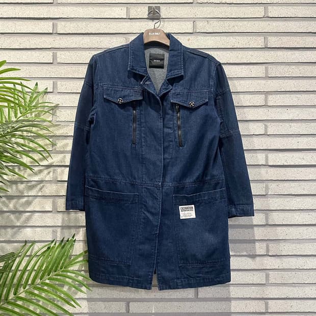EVISU 에비수 데님 워크 미디 자켓 멀티 포켓 앞면 패치 디테일 진청