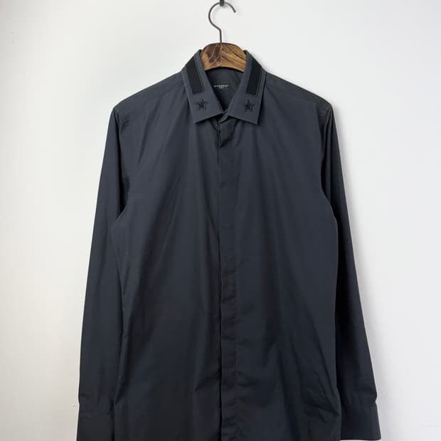 지방시 스타 카라 셔츠