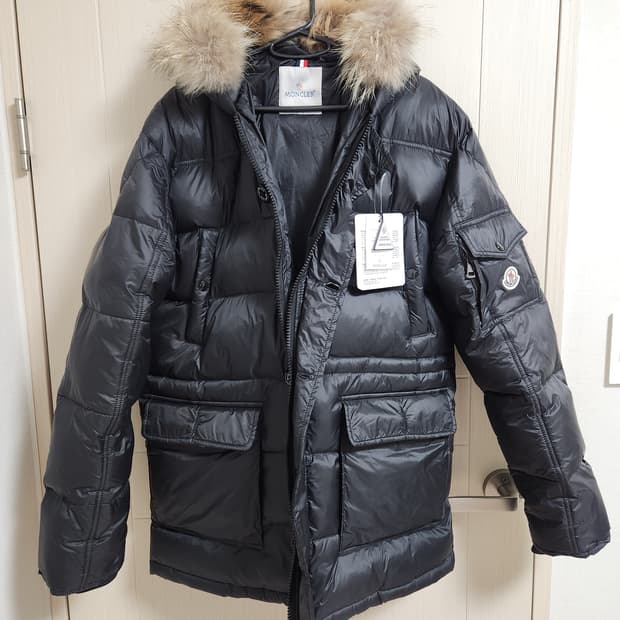 몽클레어 아프톤 블랙 패딩