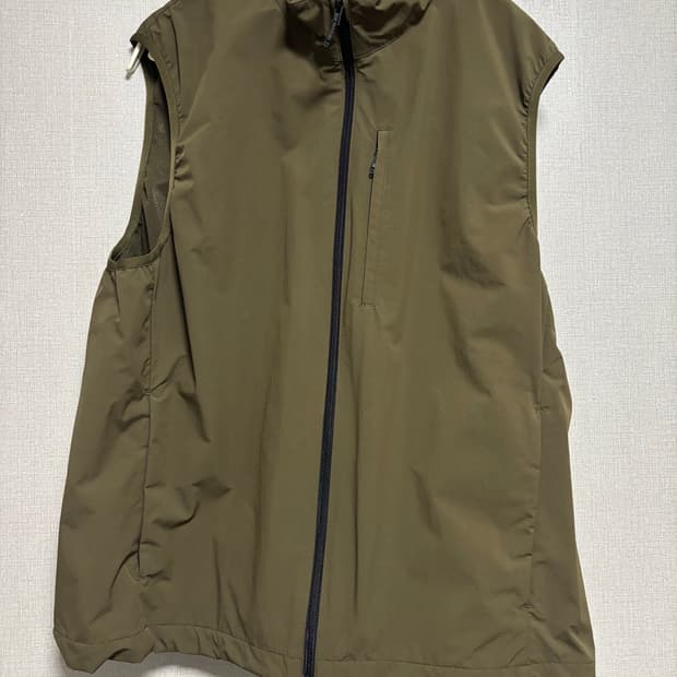 유니클로 바람막이 조끼 베스트 L