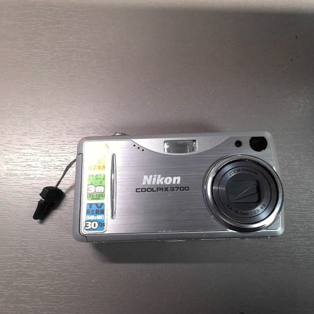 니콘 쿨픽스 3700