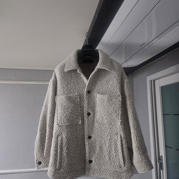 [거의 새것] 이로 (IRO)트위드 헤링본 울 부클 자켓 점퍼 100
