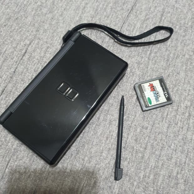 블랙 색상 닌텐도 DS Lite