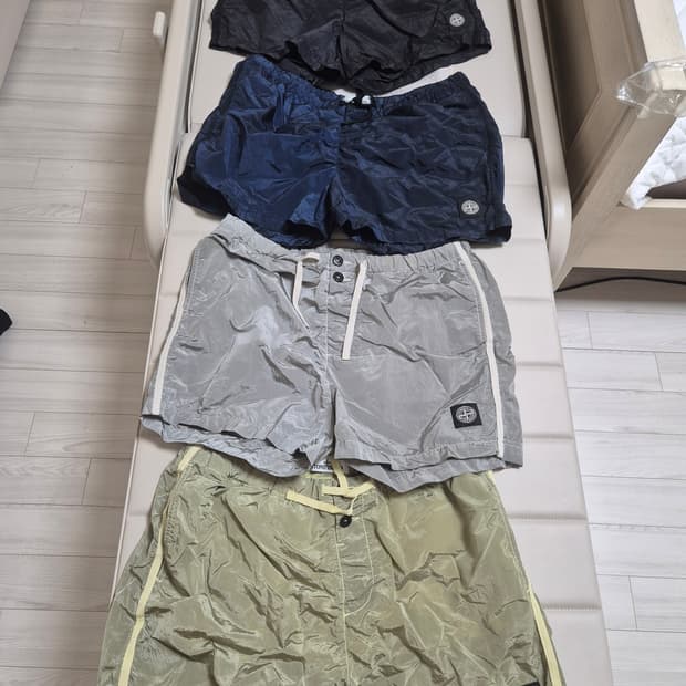 스톤아일랜드 나일론 팬츠 판매 L