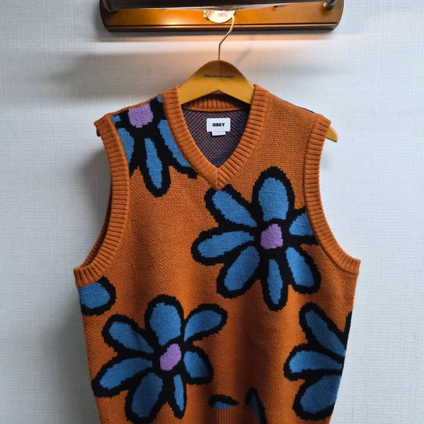M) OBEY 오베이 플로랄 니트 베스트 (조끼) 팝니다