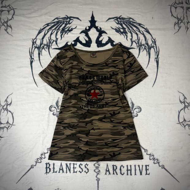 Grunge camo Velvet detail short sleeve