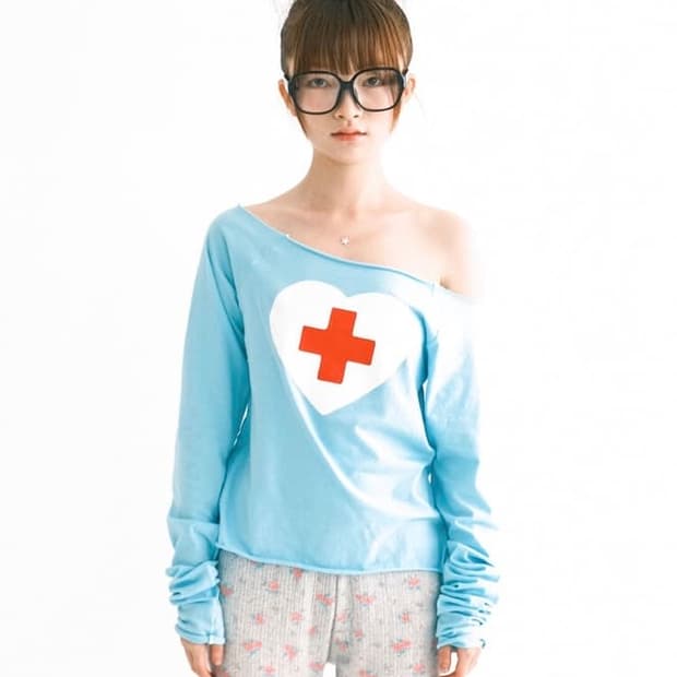 샵페어리 Cherish heart cut off t shirt mint