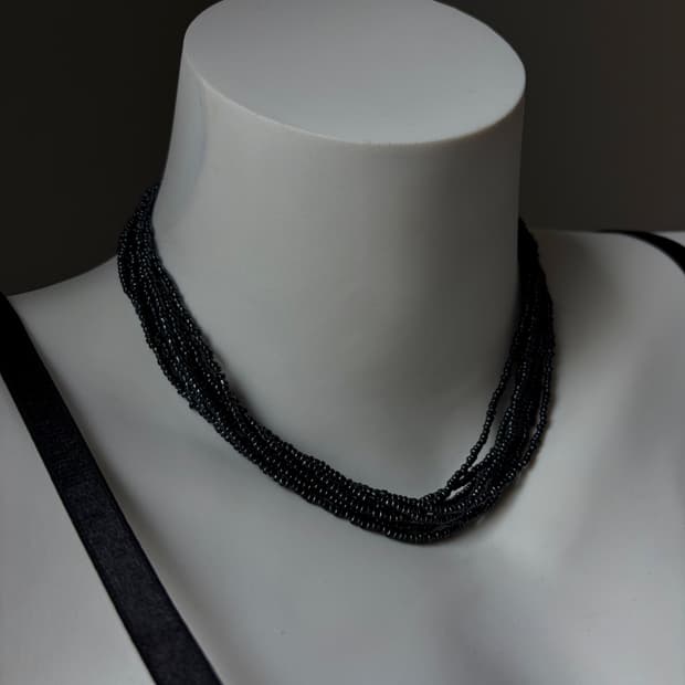 블랙 비즈 초커 