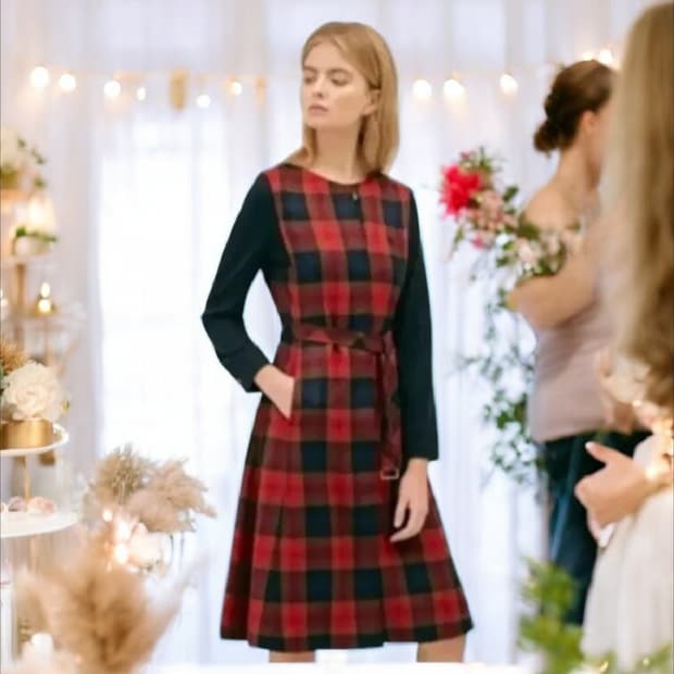 헤지스 울100 체크 미디원피스 85 / 미착용 / 정가 43만