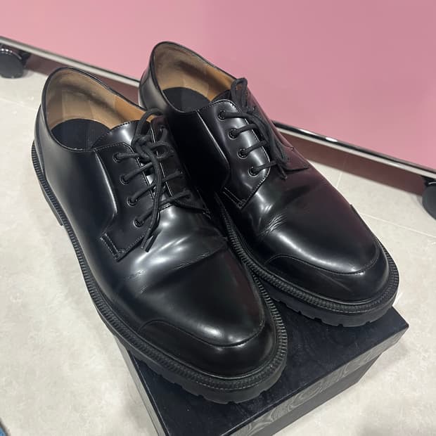 드리스반노튼 19fw 청키더비 43