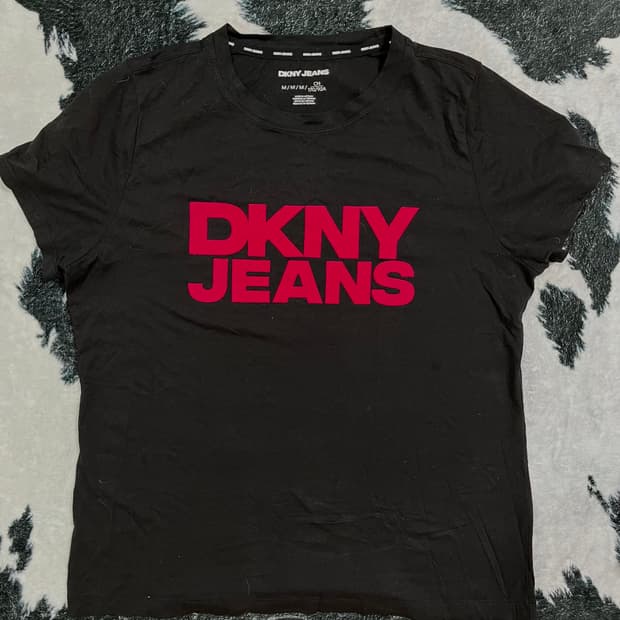 DKNY 핫핑크 티셔츠