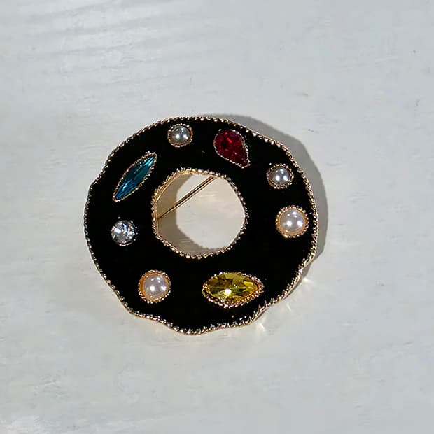 𝑪𝒐𝒔𝒎𝒊𝒄 𝑬𝒚𝒆 브로치