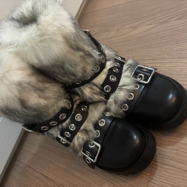 새상품급 마크바이제이콥스 래빗퍼 가죽 시어링 털부츠 36 (230.235