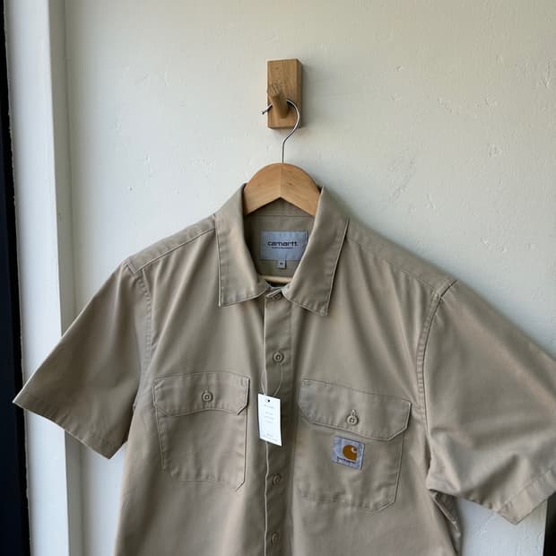 16697 - 칼하트 베이지 반팔 워크 셔츠