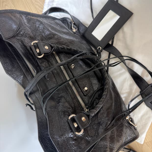 발렌시아가 시티 모터백 미디움 