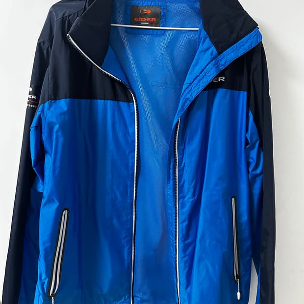 아이더 바람막이