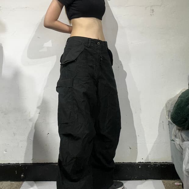 빈티지 블랙 포켓 디테일 벌룬핏 와이드 카고 팬츠 