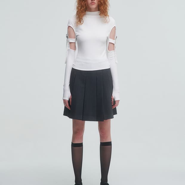(구해요)뚜오미오 CUT OUT BELTED TOP