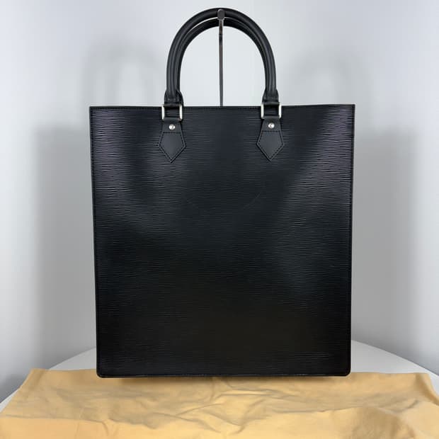 루이비통 M59082 에삐 삭플라 토트백 