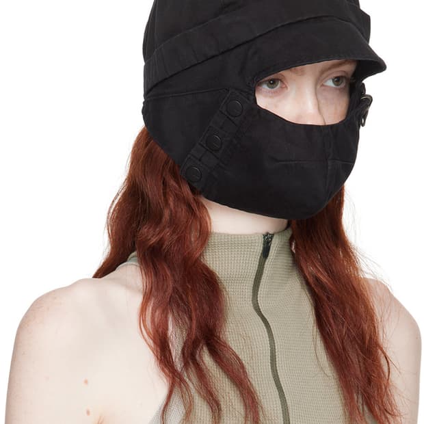 Hyein Seo 블랙 마스트 플랩 햇