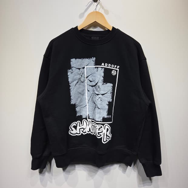 ADDOFF SHATTER 그래픽 블랙 맨투맨