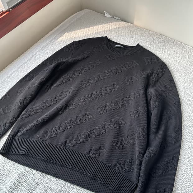 발렌시아가 멀티로코 자수 니트 M 