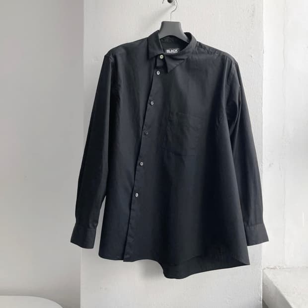 꼼데가르송블랙 비대칭셔츠 M