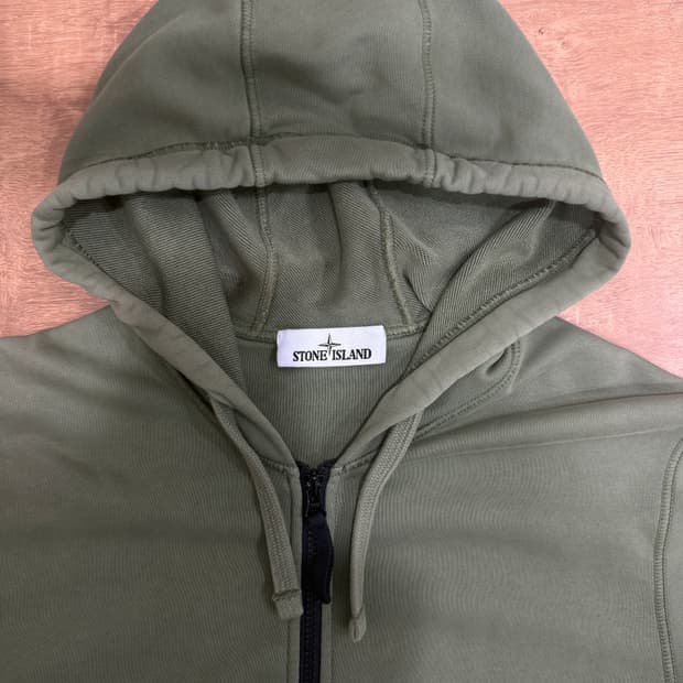 스톤아일랜드 후드집업 올리브 그린 M