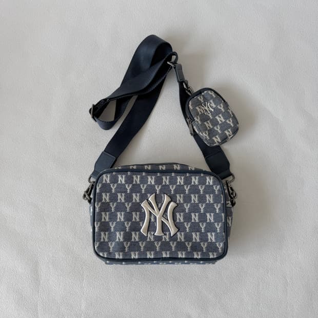 엠엘비(MLB) NY 모노그램 크로스백