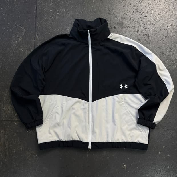 100 언더아머 바람막이 