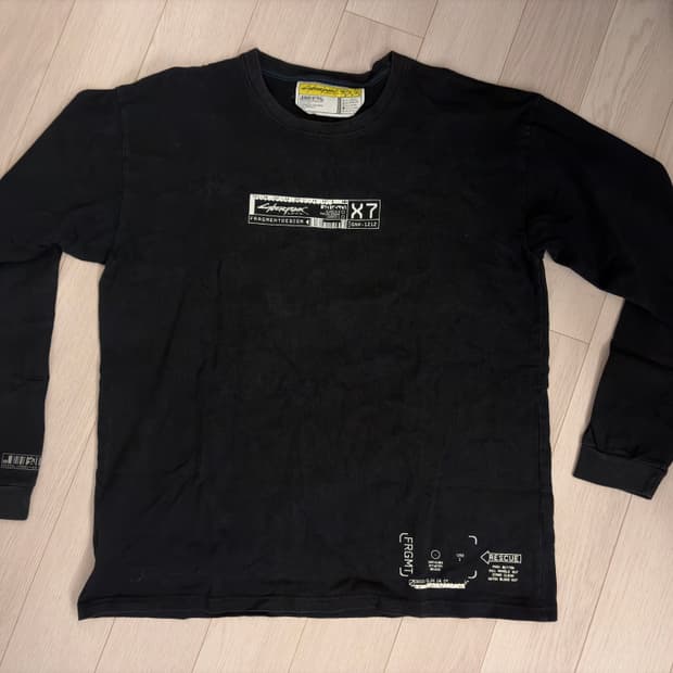 프라그먼트 사이버펑크 콜라보 롱 슬리브 티셔츠