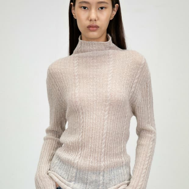 아모멘토 23fw 쉬어 터틀넥 풀오버