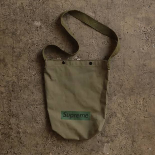 슈프림 박스로고 밀리터리 숄더백