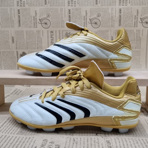 아디다스 프레데터 앱솔루트 축구화240