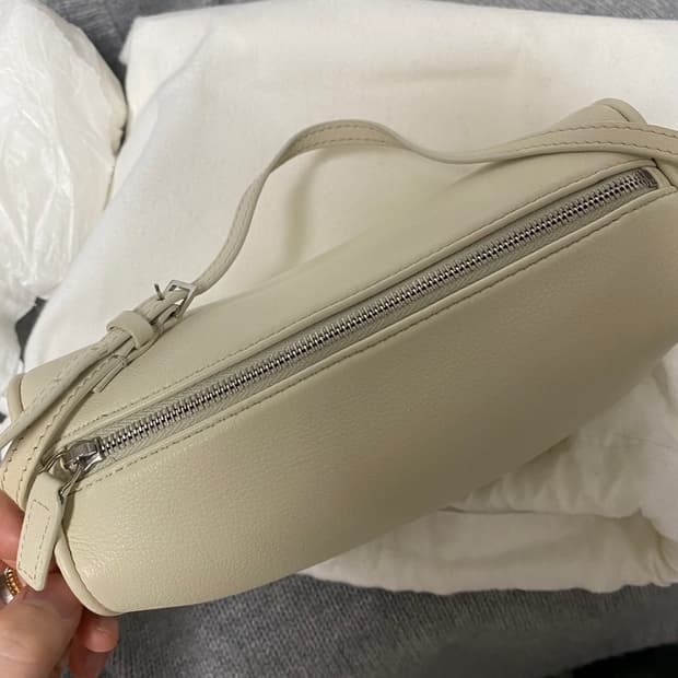 The row 더로우 90‘s bag