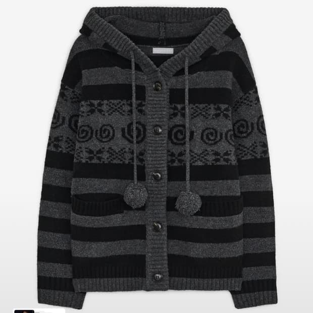 허그유어스킨 엔젤윙 후드 폼폼 가디건 chacoal