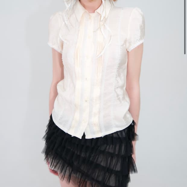 루즈슬립오버 Sparkle pintuck lace blouse Cream