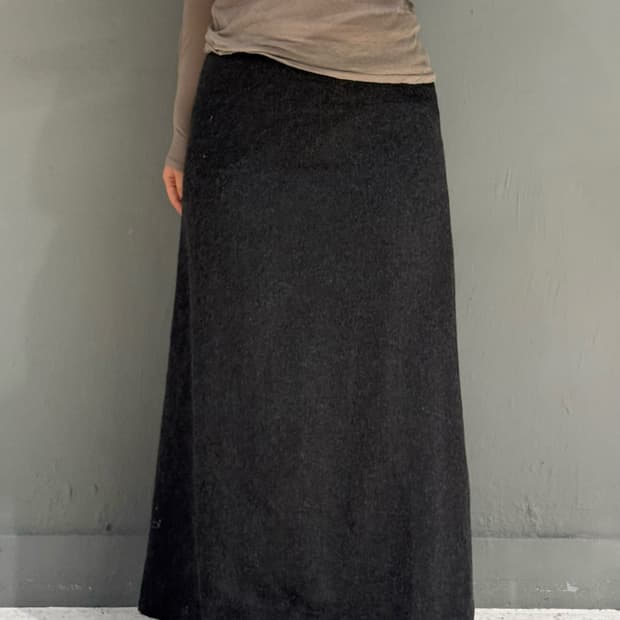 minimal design wool maxi skirt