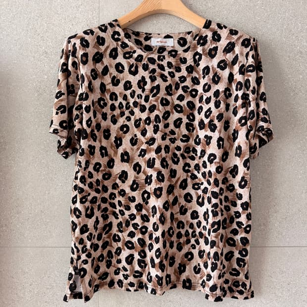 여성 레오파드 반팔 티셔츠