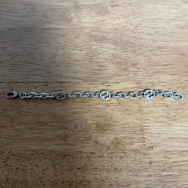 구찌 인터로킹 빈티지 디테일 팔찌